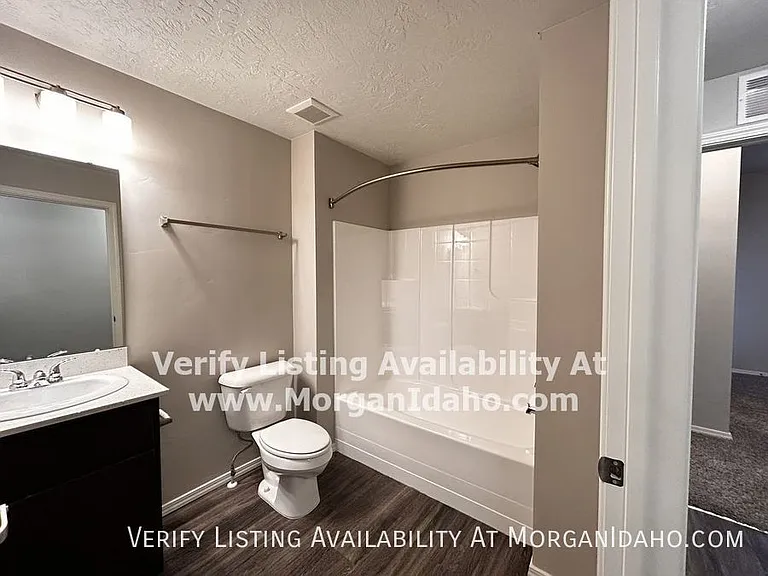 1025 S Elder St #301 — Photo 4