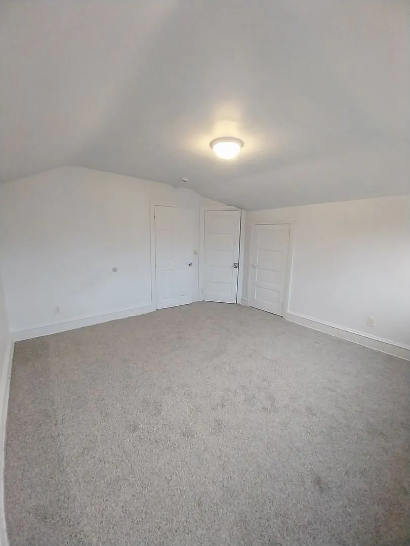 920 Swede St APT 4 photo 1