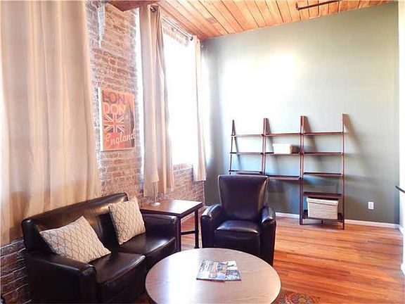 3rd image of 402 Julia St APT 304