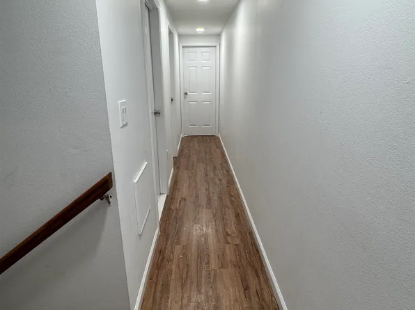 375 Whiton Street image 8 of 20