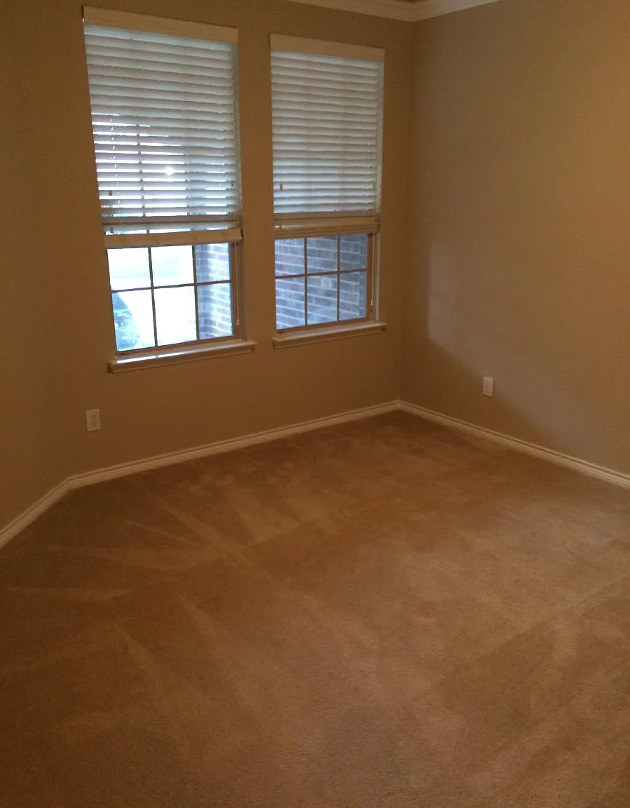 3 bed, 3.5 bath, 2125 sqft, $2,600 — Photo 2