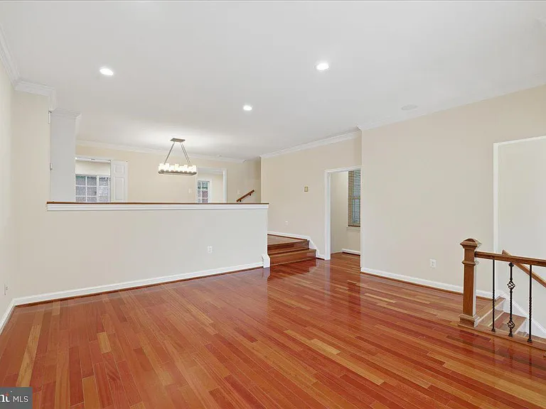 1433 McLean Mews Ct — Photo 7
