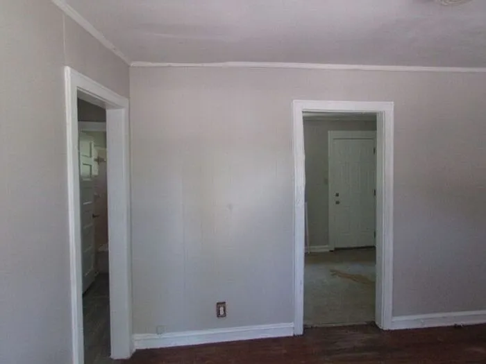 223 Highland Ave — Photo 10