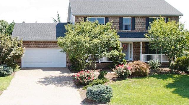 1st image of 805 Sugar Maple Ln