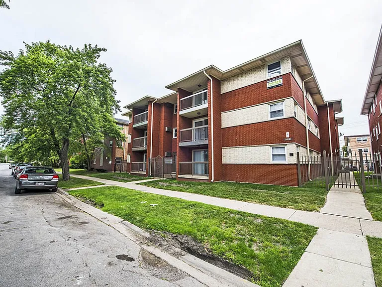 14119-21 S Tracy Ave — Photo 10