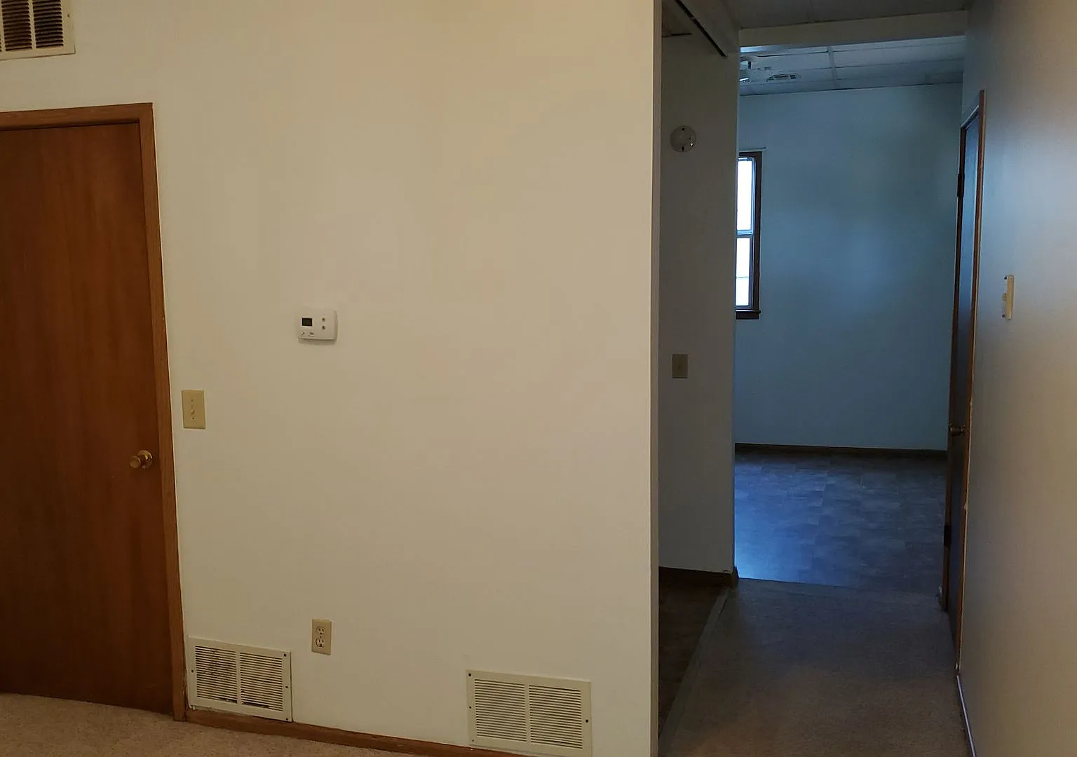 232 W 8th St Apt #4 — Photo 4