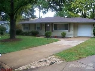 906 Nana Ln, Saint Louis, MO