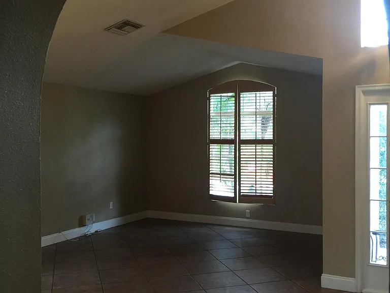 2409 Clareside Dr — Photo 13