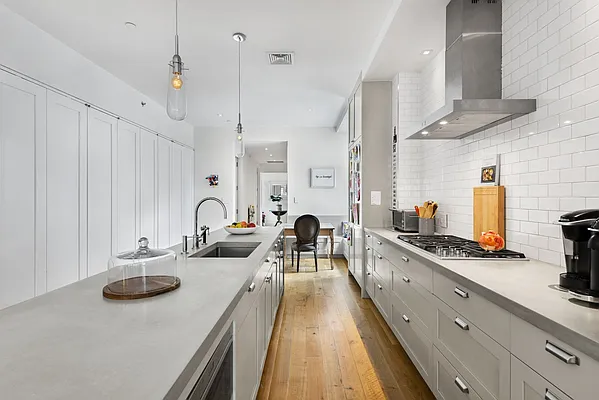 Rented by Compass | media 17