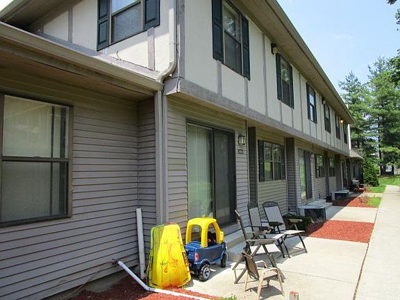 2nd image of 24524 Cashmere Ct #1