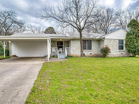 2nd image of 2832 Spruce Park Dr