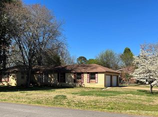 2210 Rothmore Dr SW, Huntsville, AL 35803