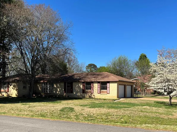 2210 Rothmore Dr SW, Huntsville, AL 35803