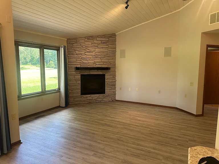1235 Cherry St — Photo 8