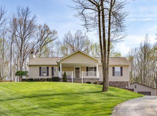 400 Stroud Rd, Cedar Hill, TN 37032