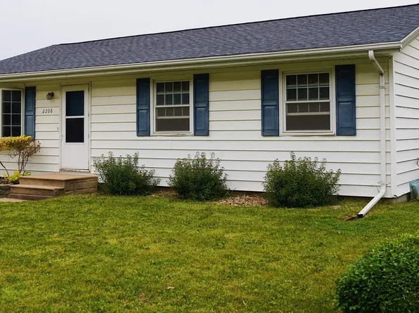2208 3rd Ave NW, Waverly, IA 50677