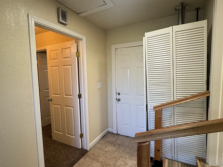 2230 Redwood St — Photo 11