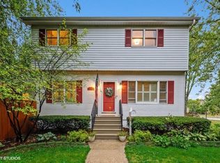 157 W McKinley Ave, Elmhurst, IL 60126