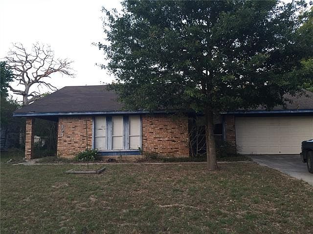 1st image of 404 Alamo Dr