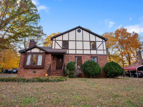 701 N Carr St, Mebane, NC 27302