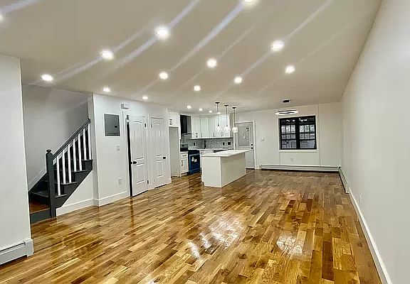 3rd image of 1047 E 214th St