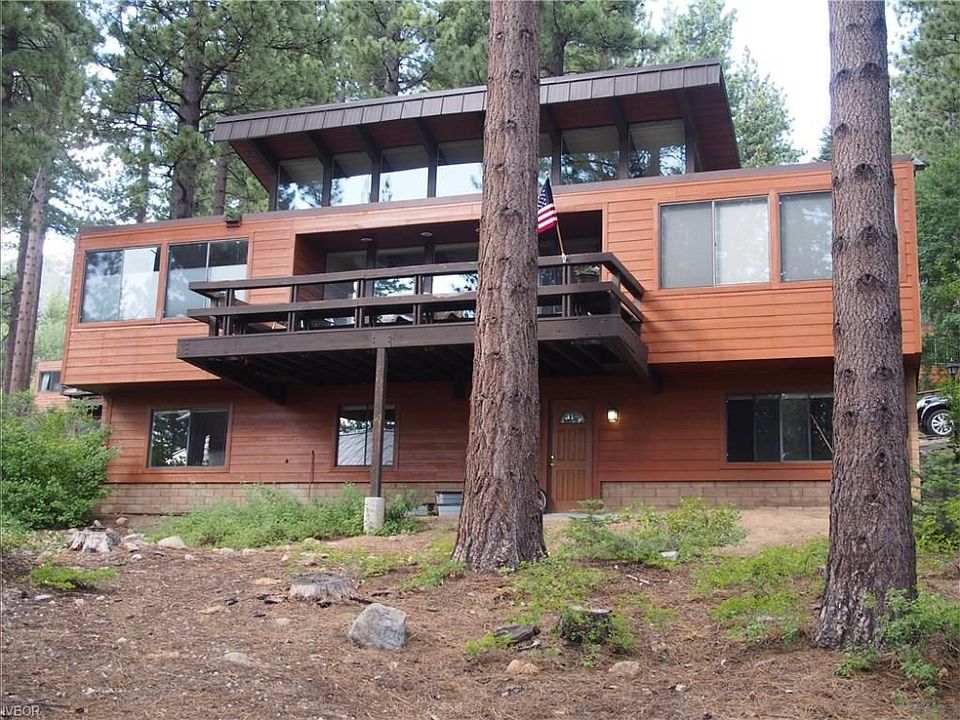 Mid-Mountain Modern exterior