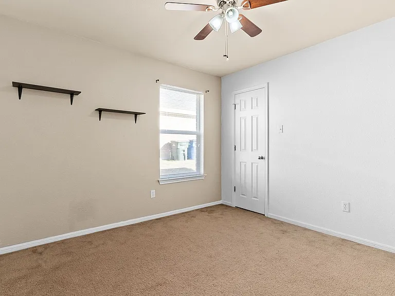 3408 Logsdon St — Photo 9