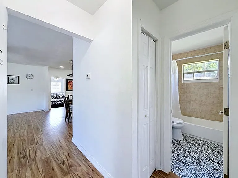 2000 NE 62nd St — Photo 18