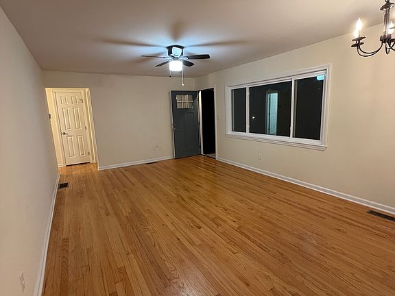 2nd image of 7 Hillview Dr E