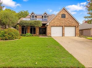 562 Mercer St, Grand Prairie, TX 75052