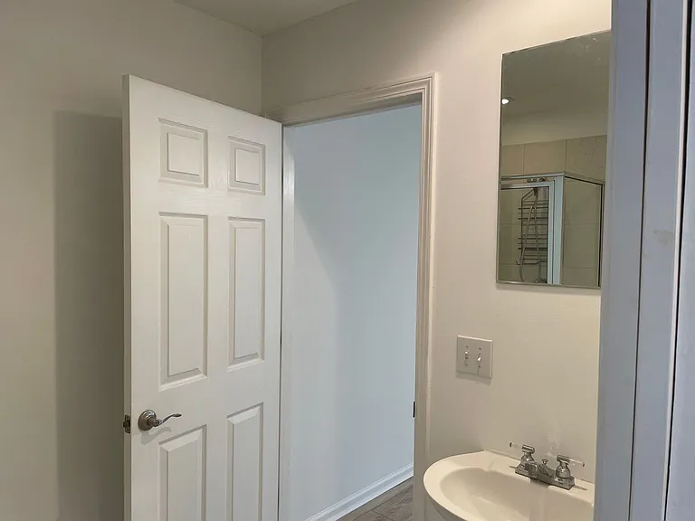 4865 Habersham Ln — Photo 10