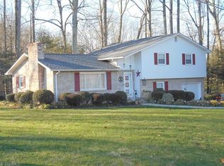 157 Williamson Ave, Mount Airy, NC 27030