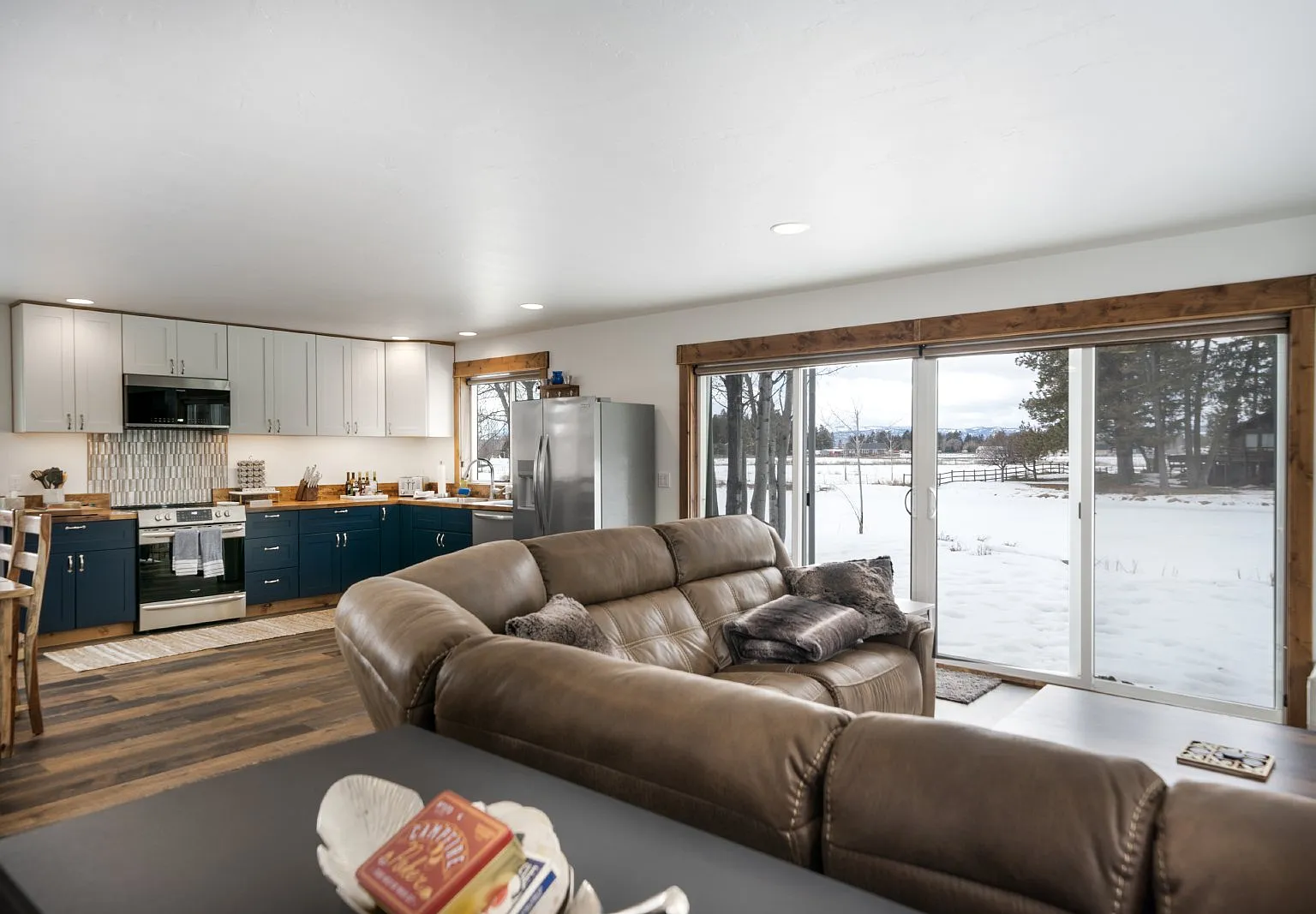 3 bed, 2.5 bath, $2,565 — Photo 2