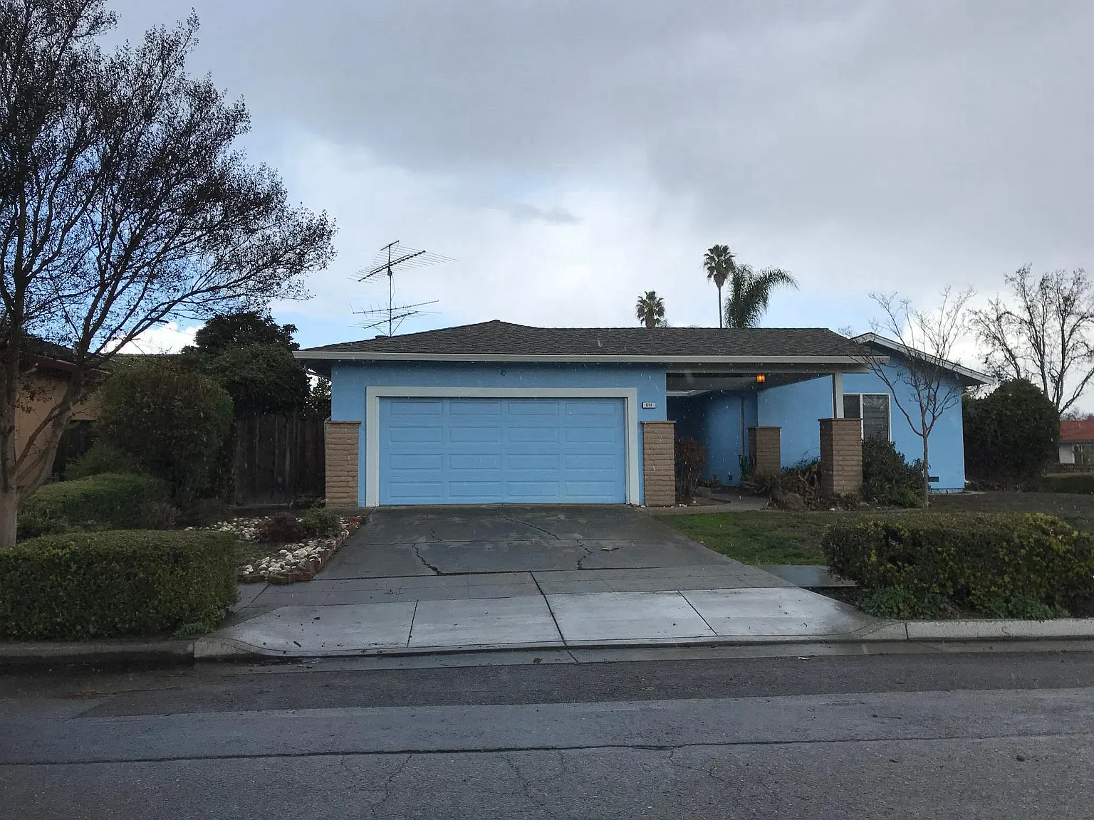 811 Jansen Ave photo 1