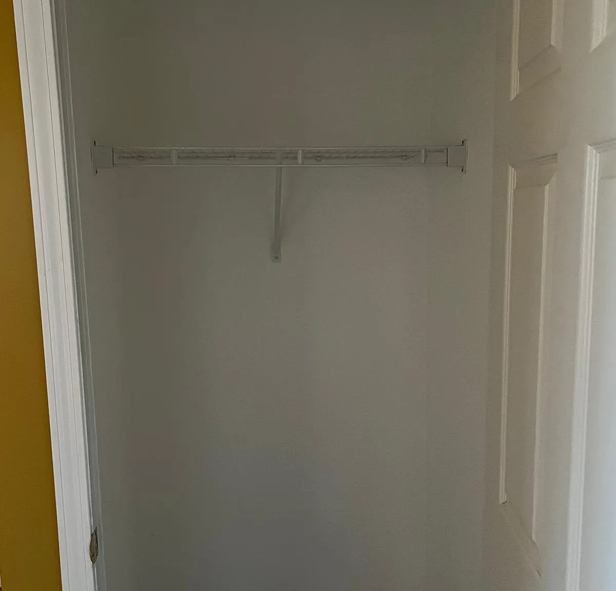 3 bed, 2.5 bath, 1950 sqft, $3,300 — Photo 4