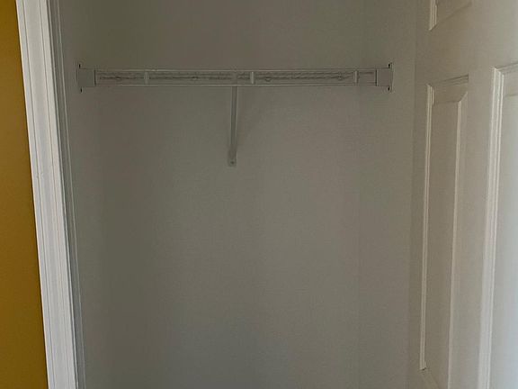 4th image of 9 Clearbrook Ln