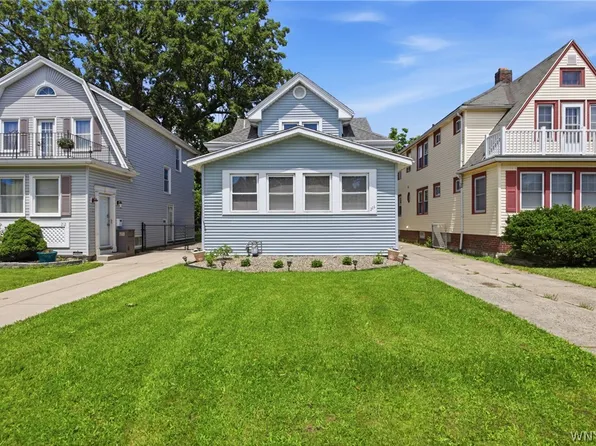 216 Sanders Rd, Buffalo, NY 14216