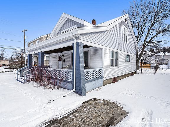 3rd image of 1638 Nelson Ave SE