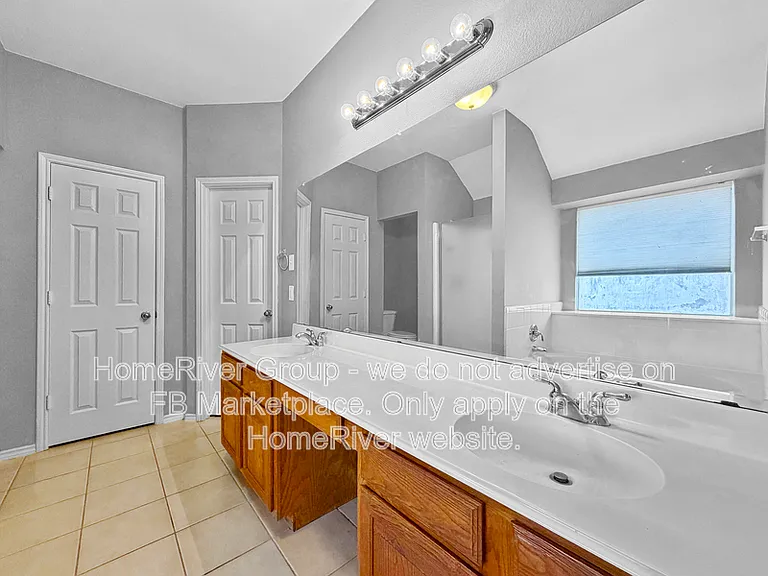 2405 N Brook Dr — Photo 8