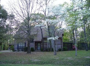 69 Forest Dr, Deatsville, AL 36022