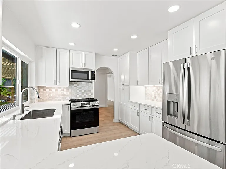 225 Armstrong Dr — Photo 11