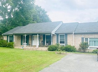 1011 Adkins Rd, North Chesterfield, VA 23236