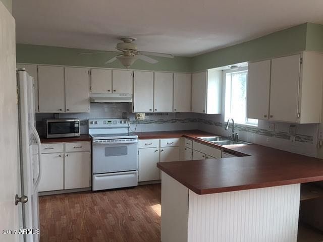 1st image of 1125 E 9th Pl