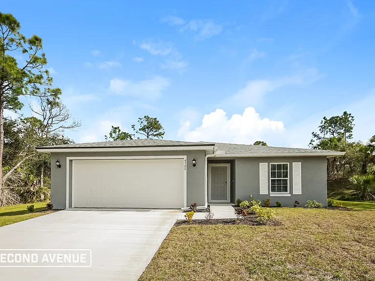 4542 Inverness St — Photo 1