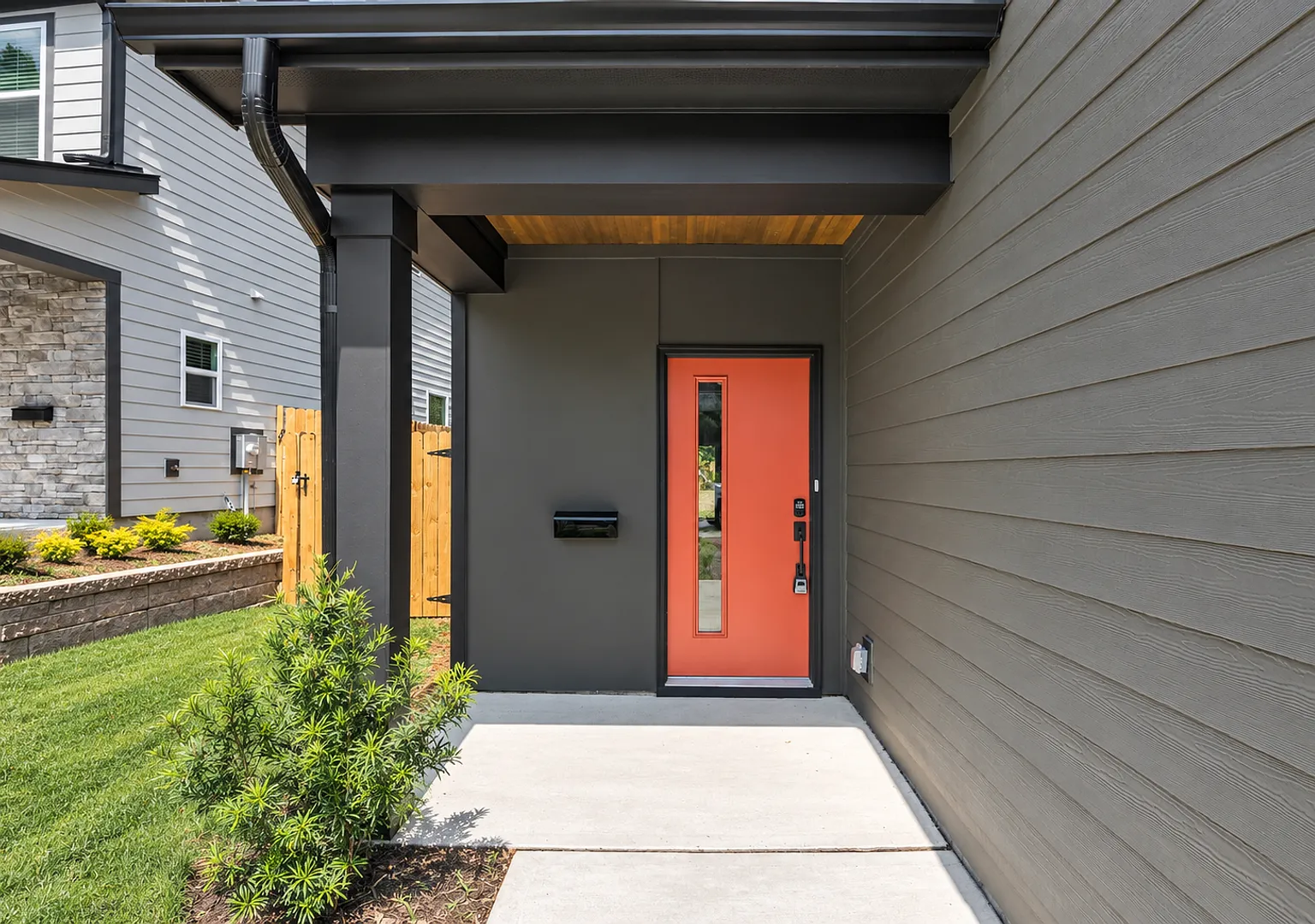 Move-in Ready Modern Townhome!! — Photo 2