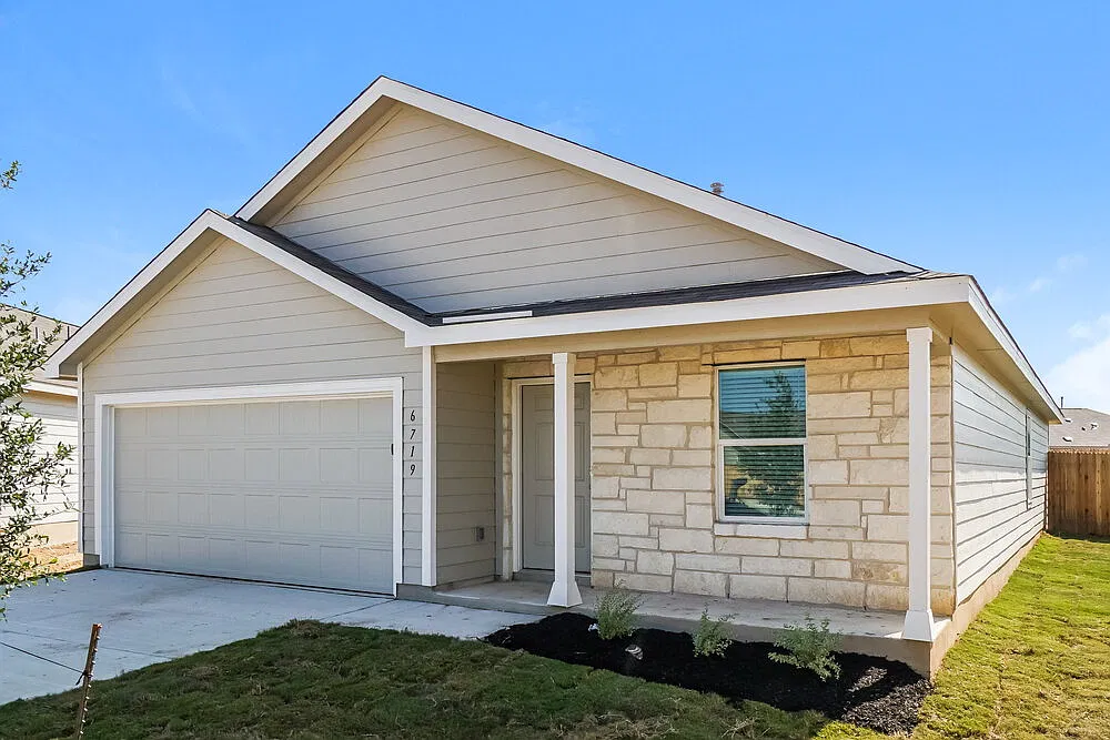 3 bed, 2.0 bath, 1474 sqft, $1,745 — Photo 3