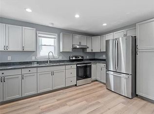 71 1st Ave Floor 2, Woonsocket, RI 02895