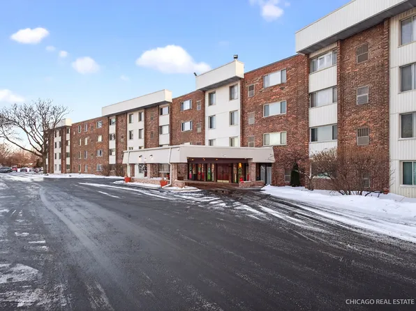 841 N York Rd #218, Elmhurst, IL 60126