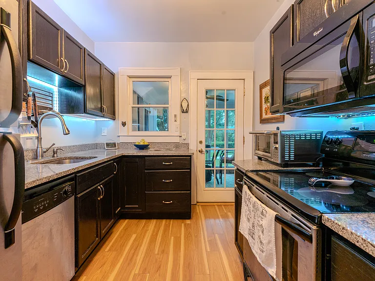 3577 Westminster Ave — Photo 13