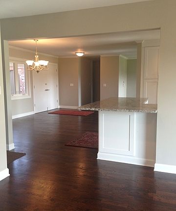 4th image of 1065 E Carpenter Dr